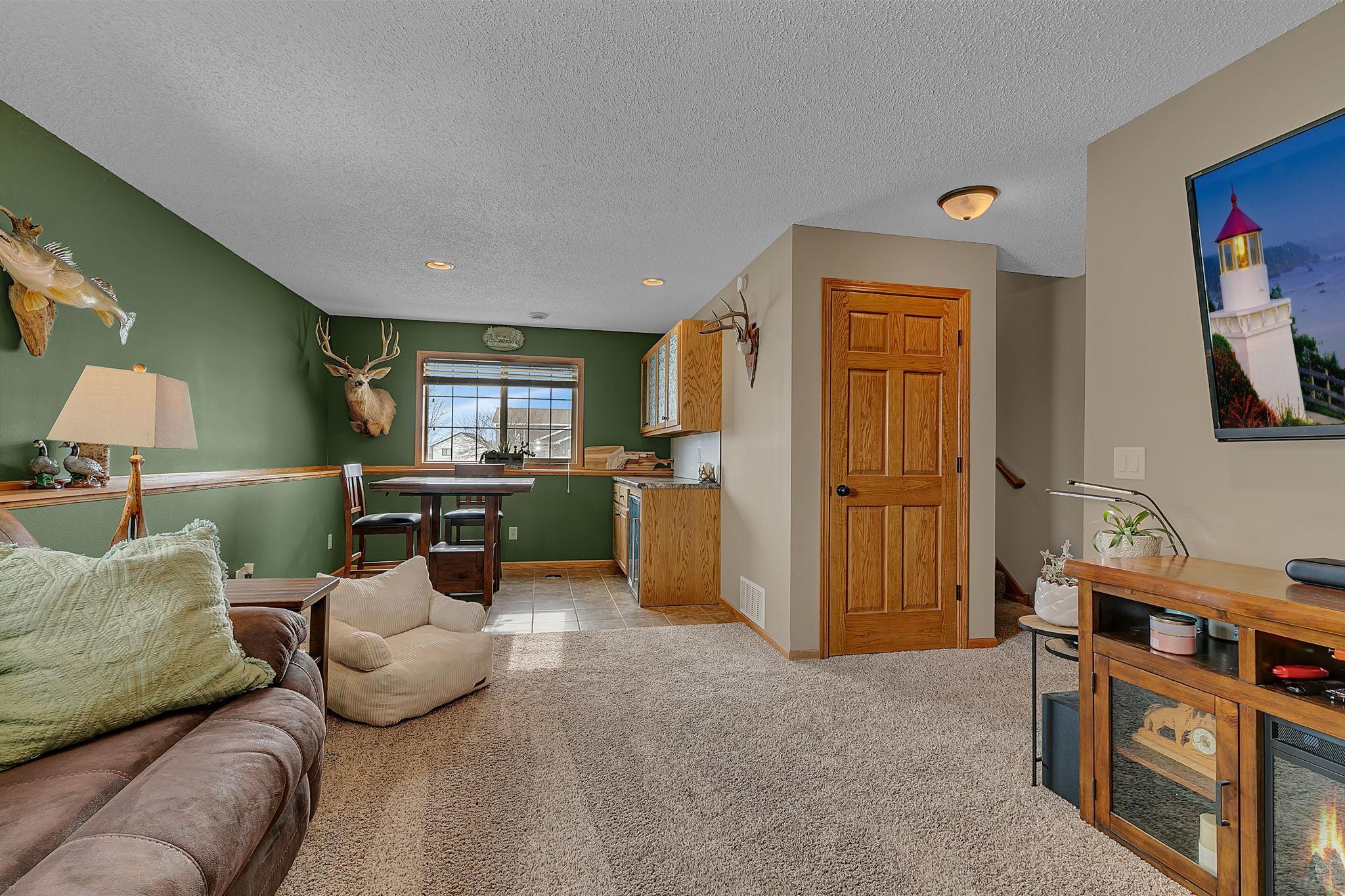 1525 Park View Lane NE