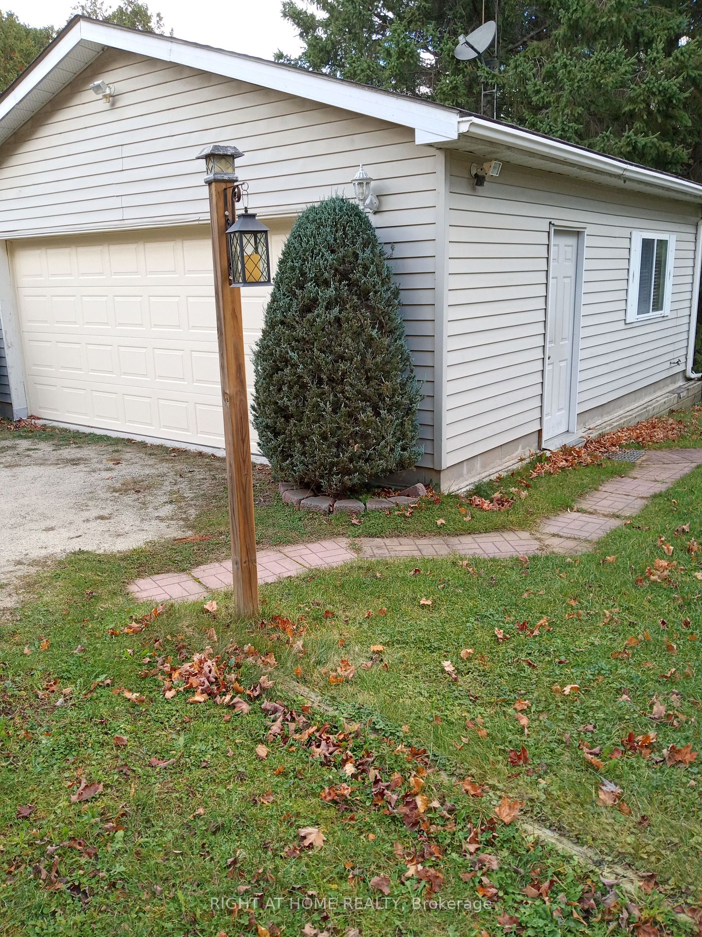 7 Pine River Cres