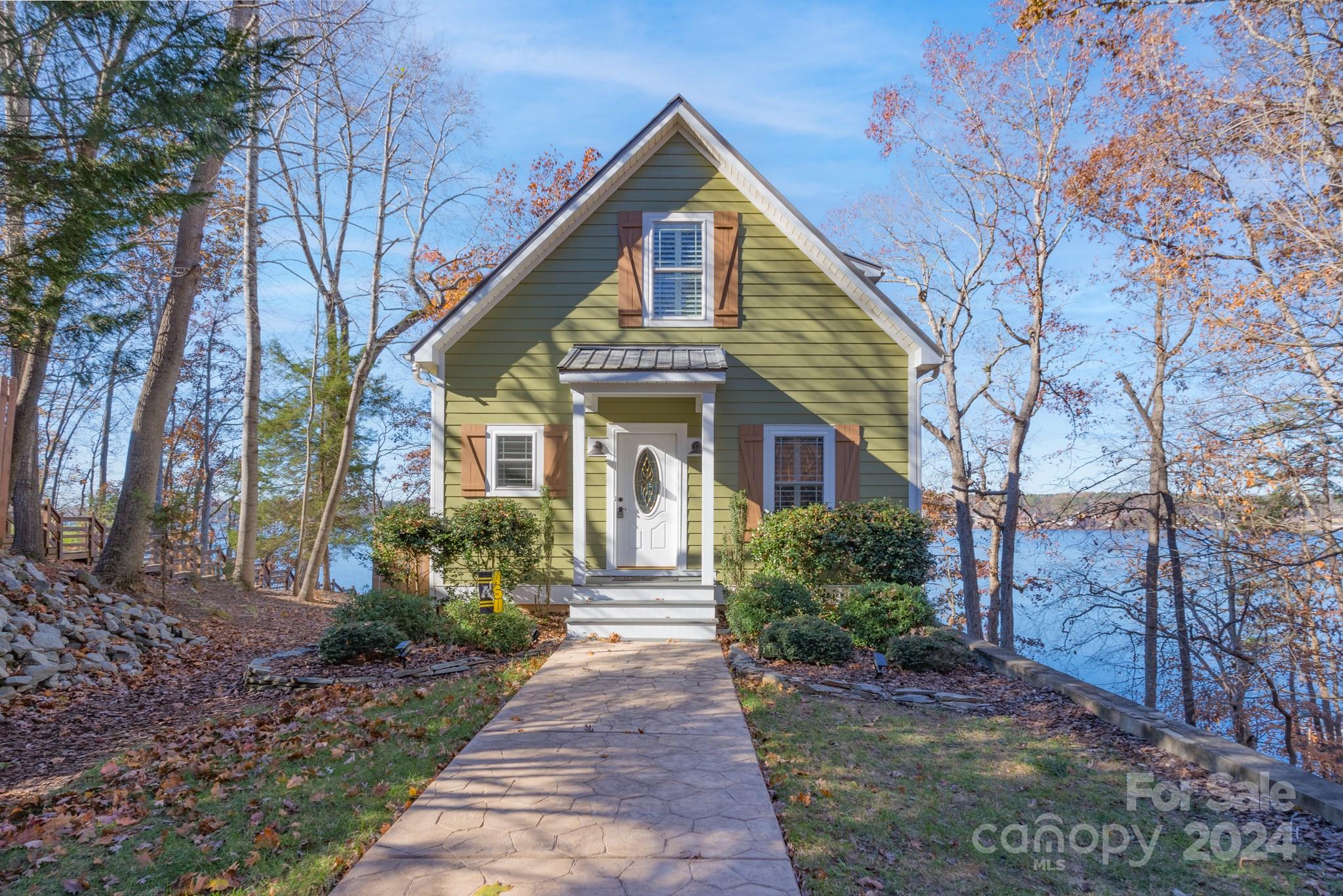 638 Deerfield Road