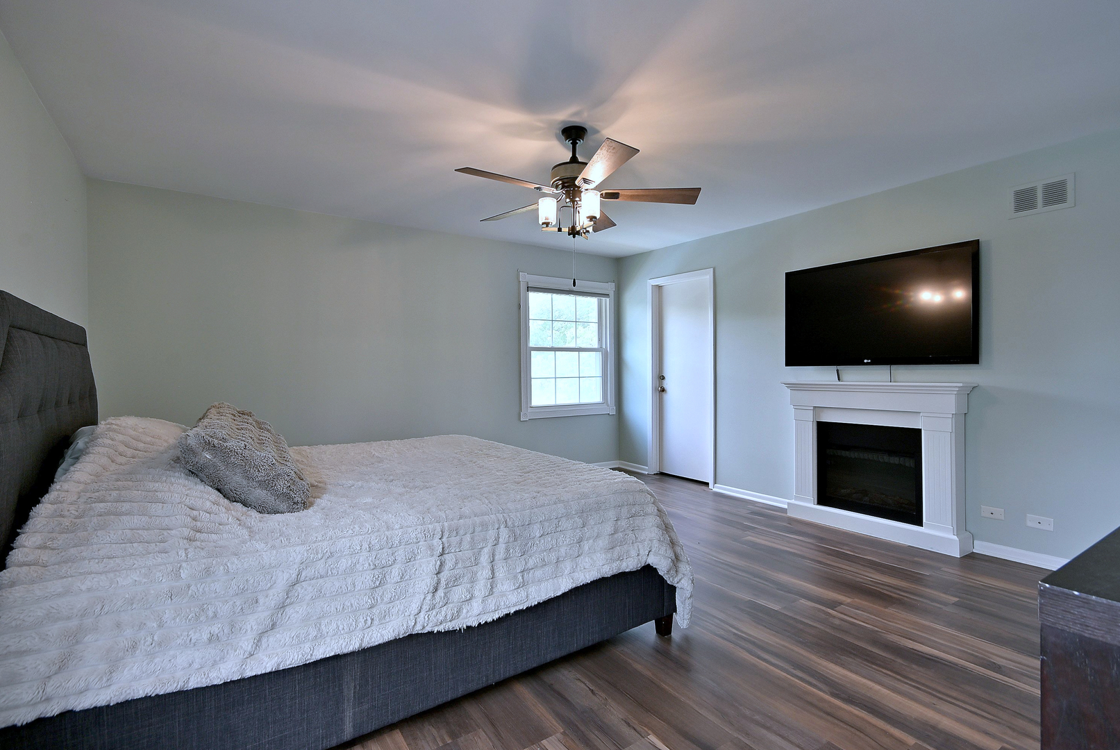 101 E Bryn Mawr Avenue