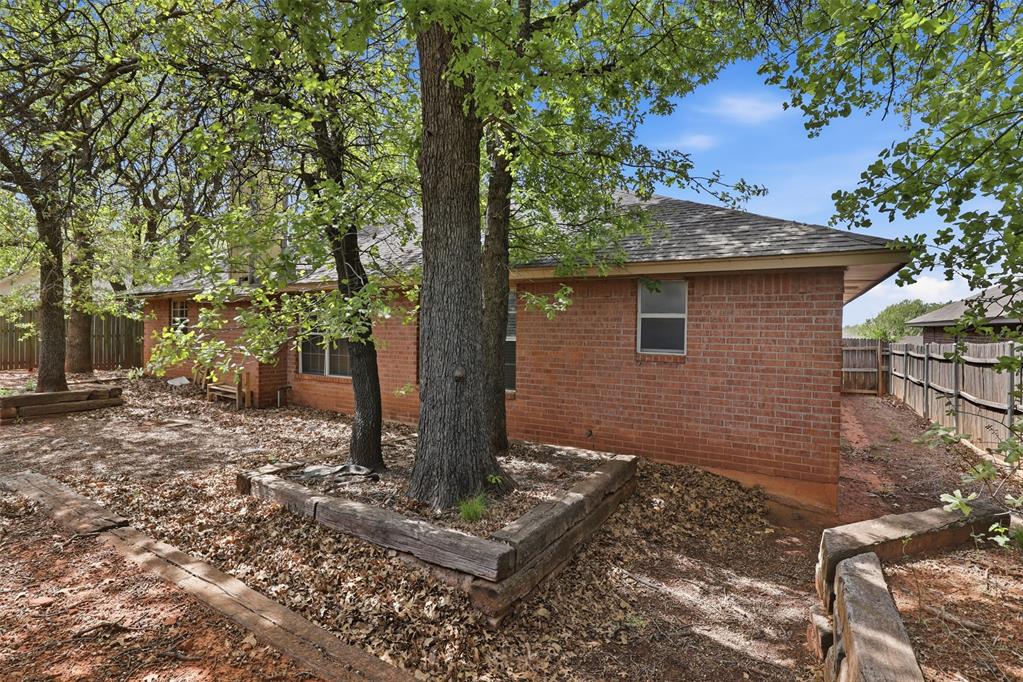 908 Willis Way