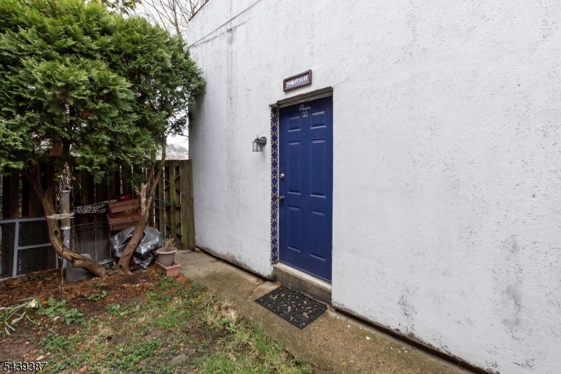 21 N 2nd St
