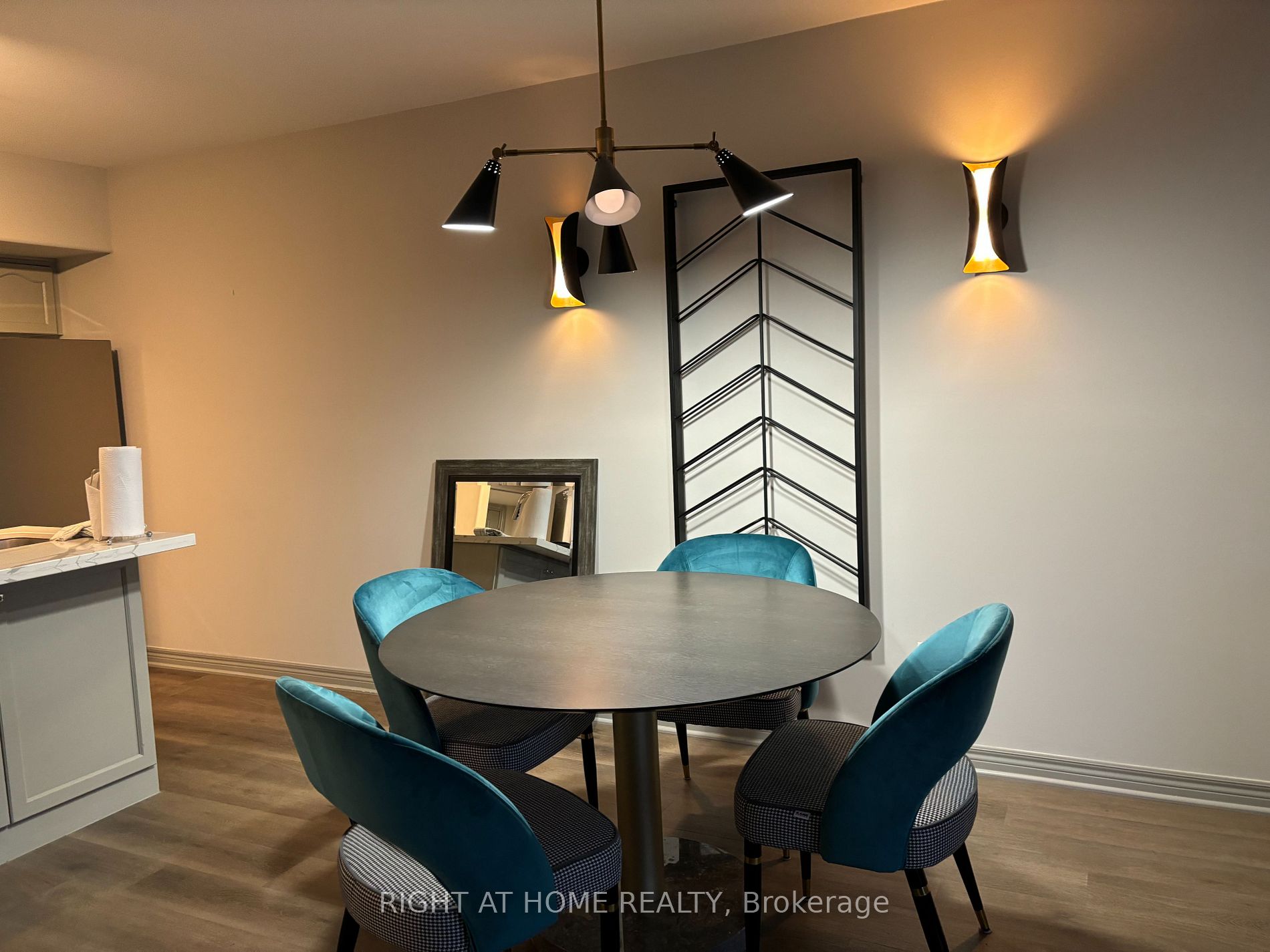 90 HIGHLAND Dr 2500/01