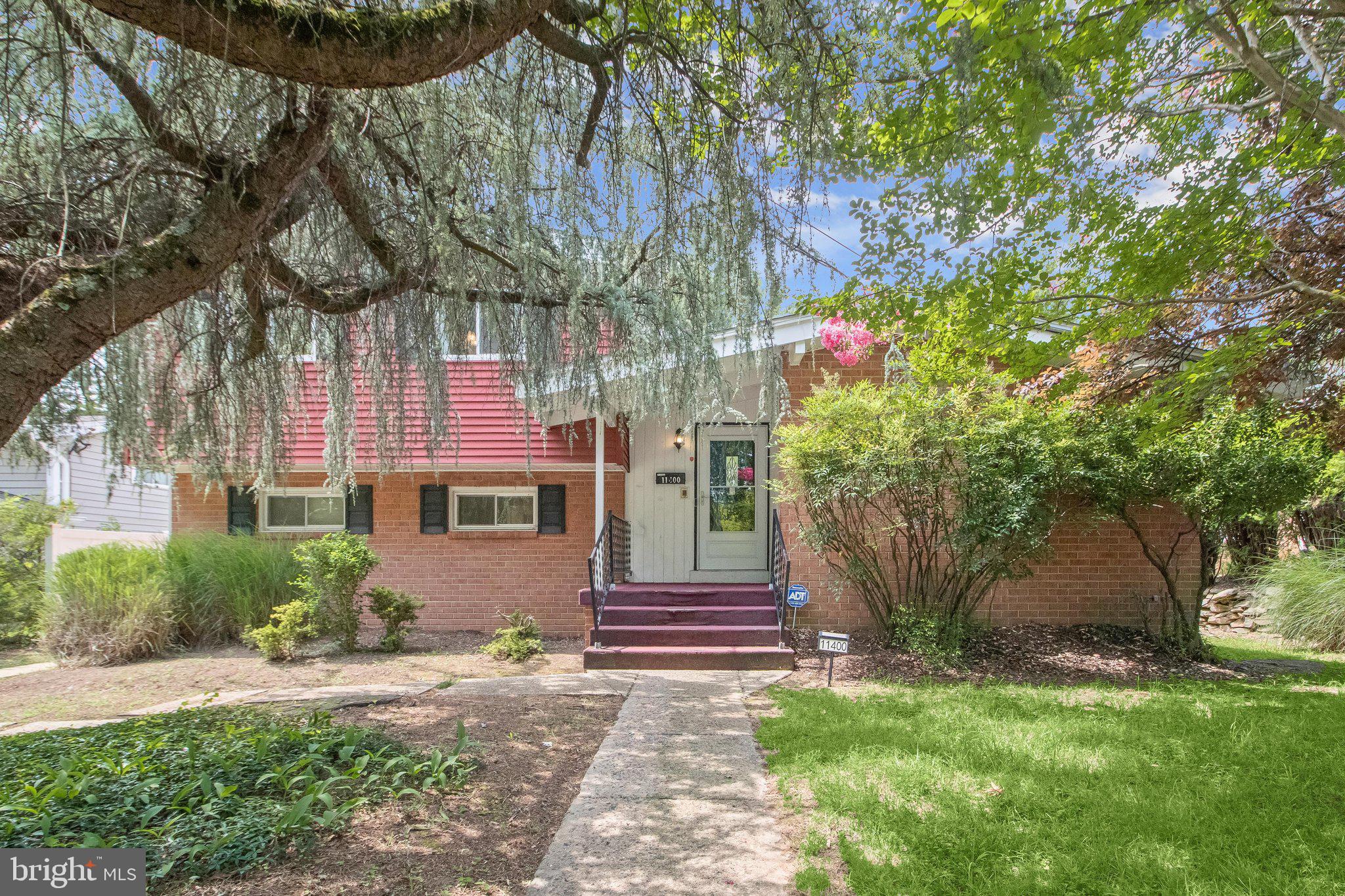 11400 Cloverhill Drive