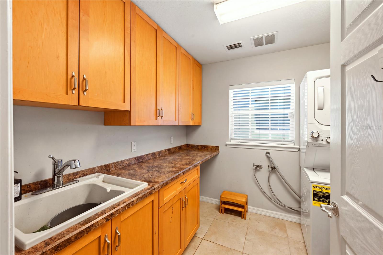 746 Country Lane