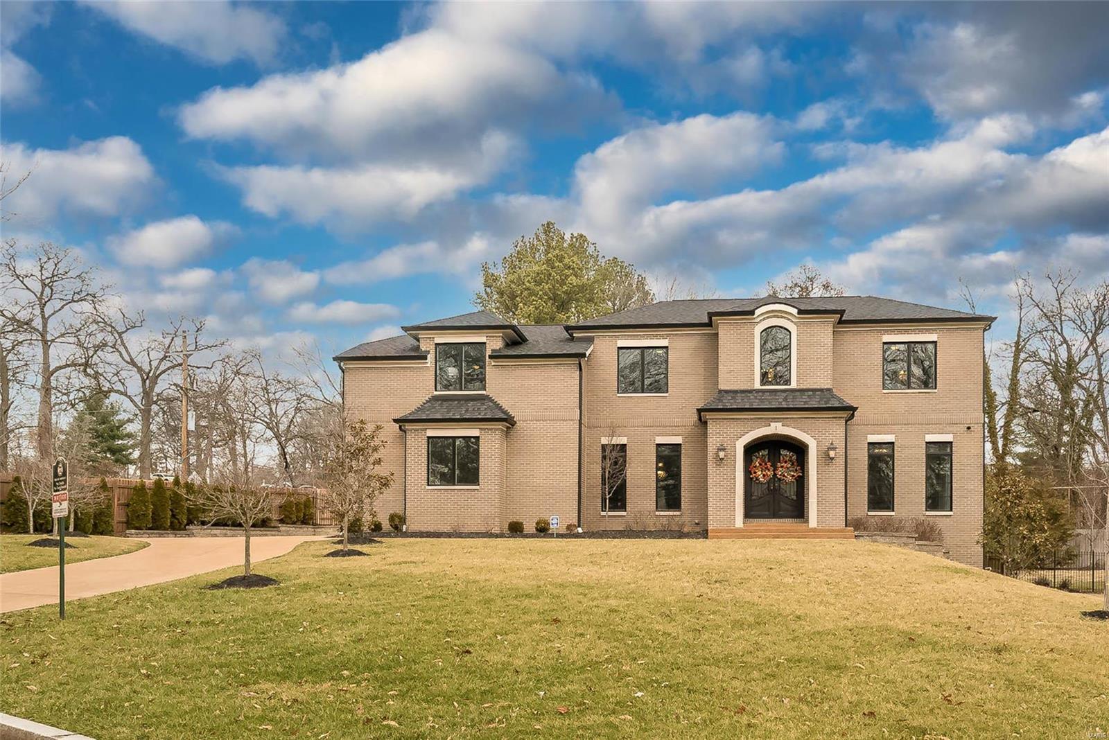 1 Tuscany Park, Clayton, MO 63105