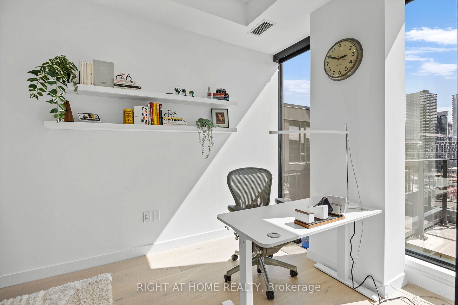 505 W Richmond St 1313