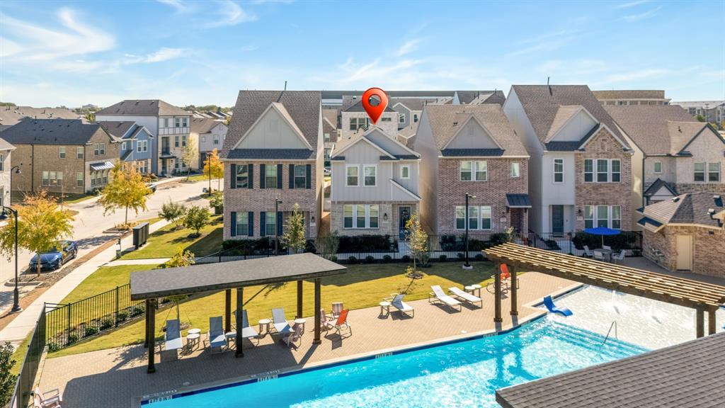 4325 Henderson Avenue