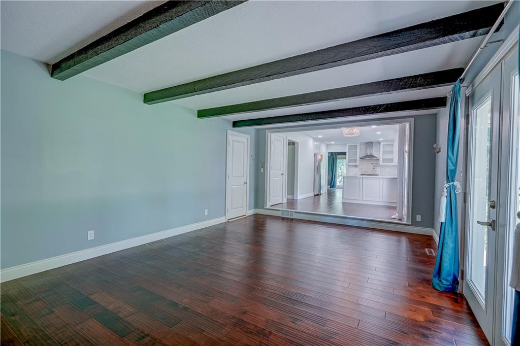 6830 NW Prairie View Road