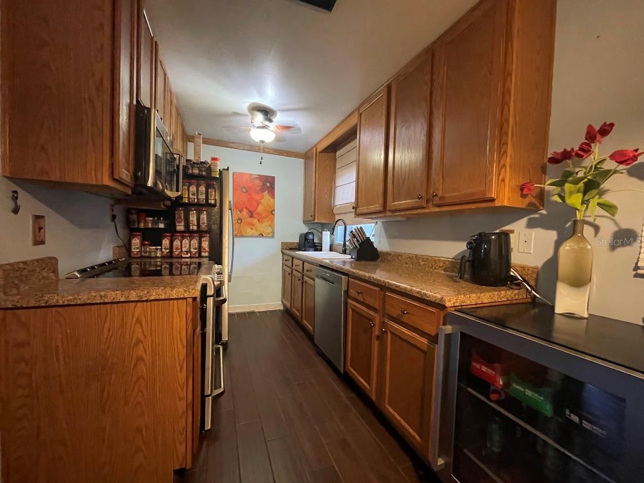 25 W Sandpiper Street