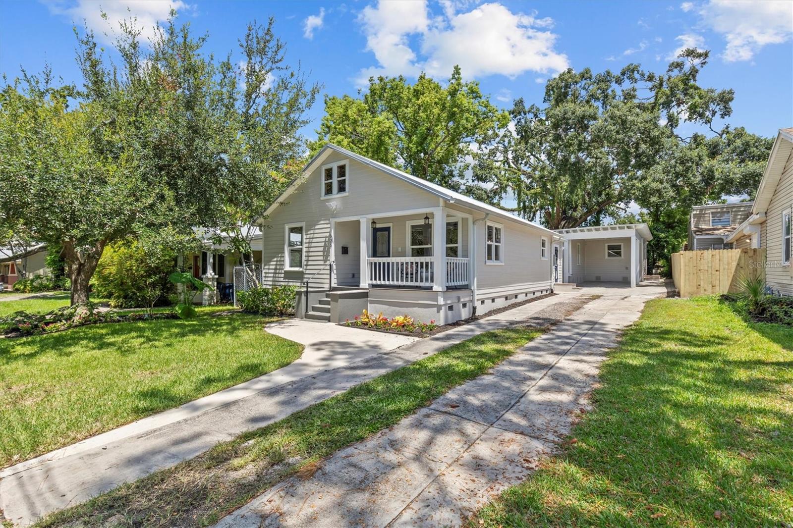 325 W Haya Street