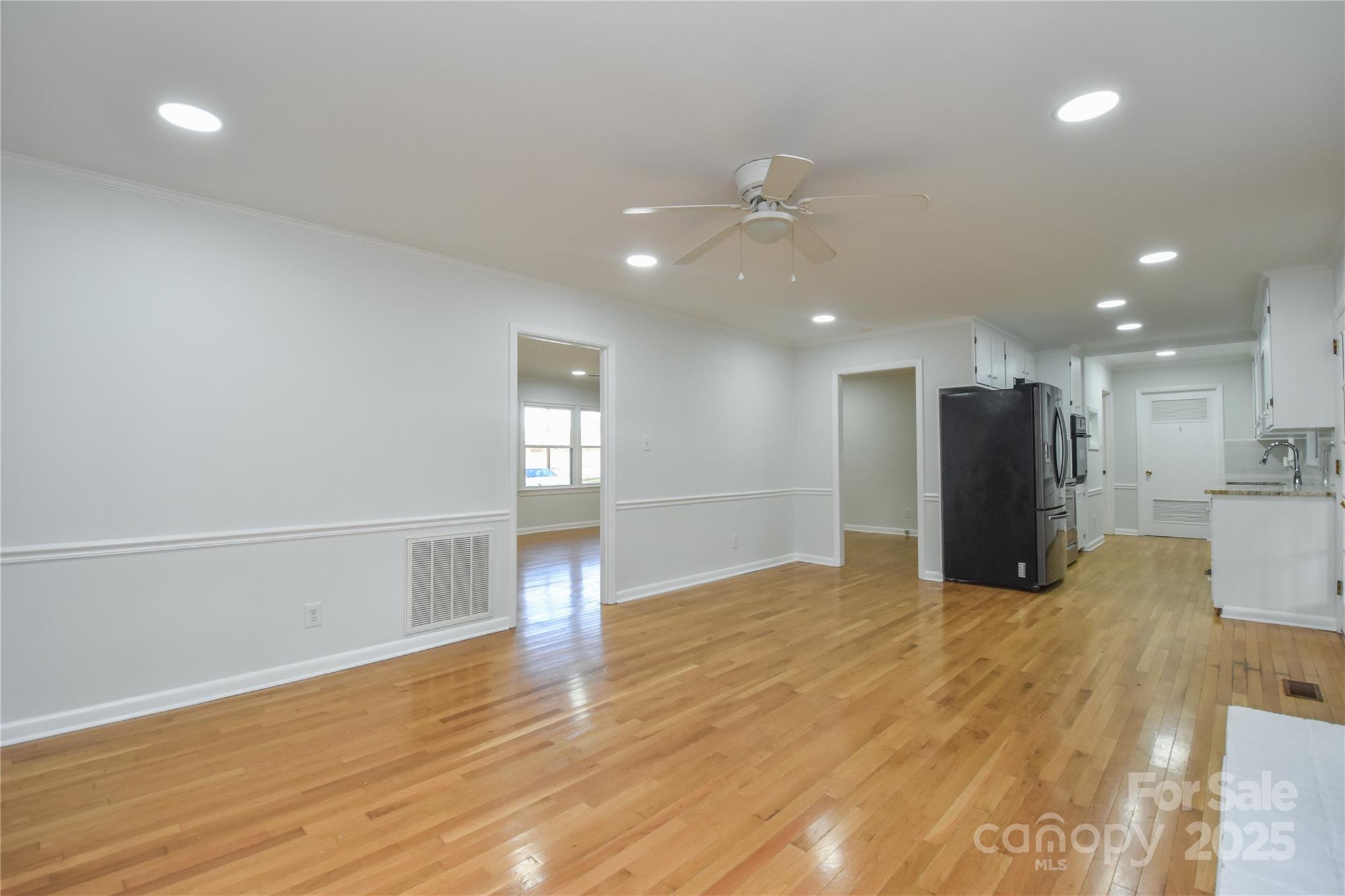 846 S Magnolia Street