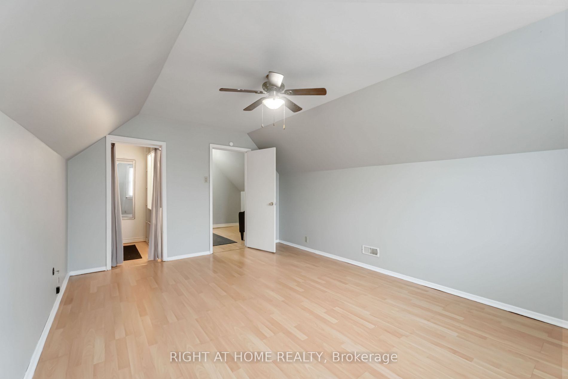 14 S Huxley Ave