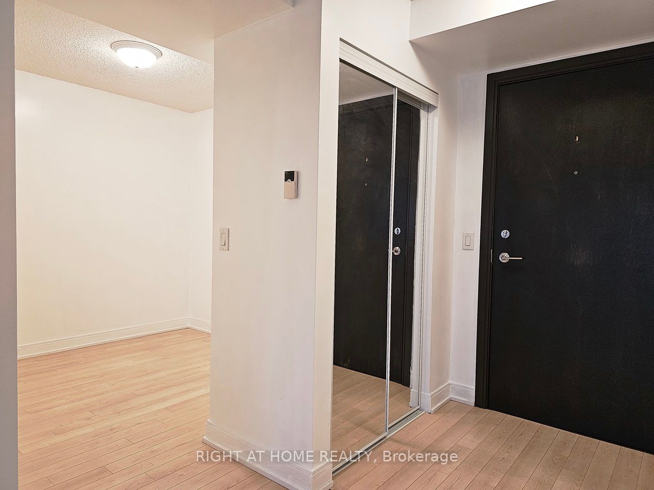 238 Bonis Ave 2619