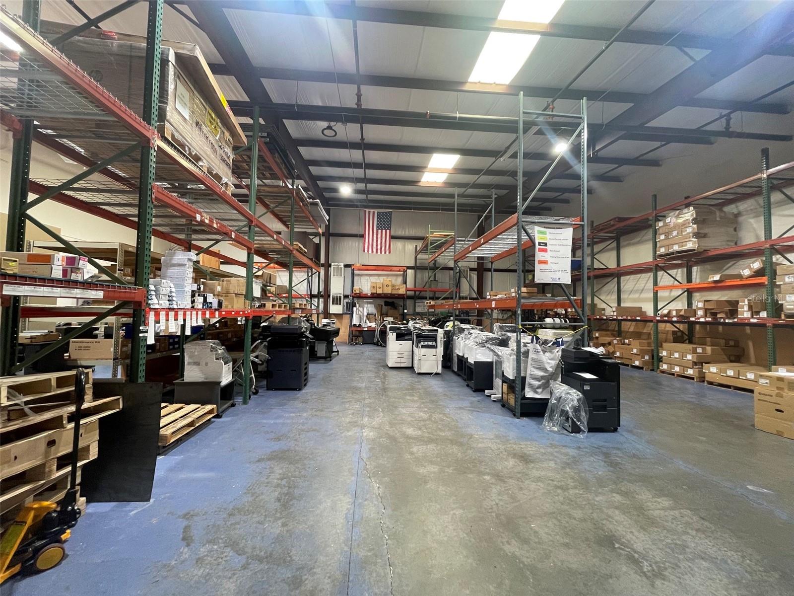 2100 N Ronald Reagan Boulevard 1044/1128/1132