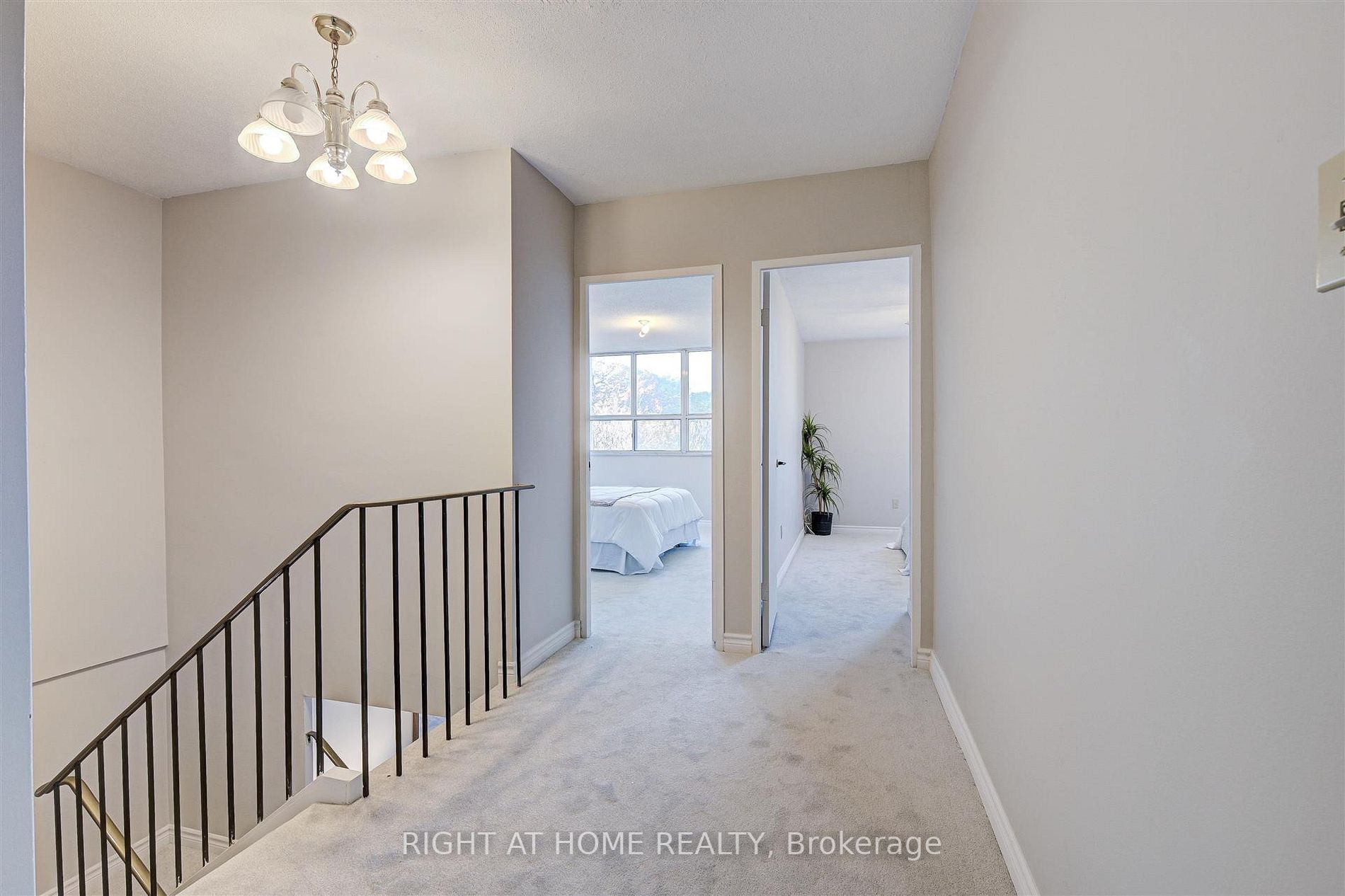 2 Crescent Town Rd 406