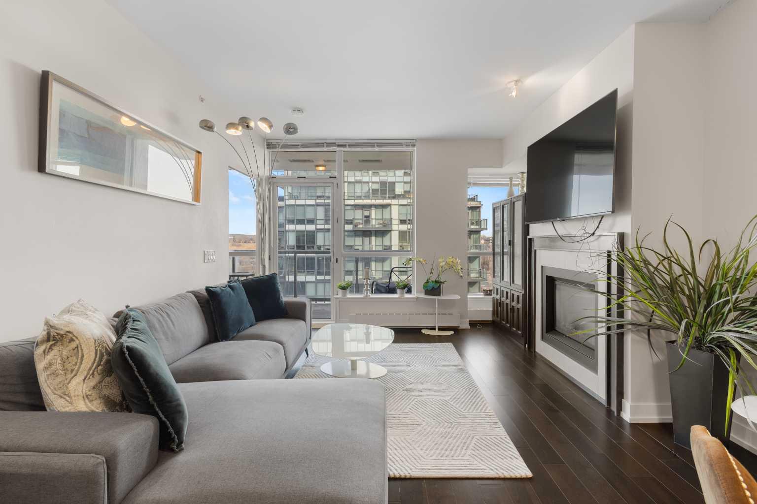 222 Riverfront Avenue SW 1322