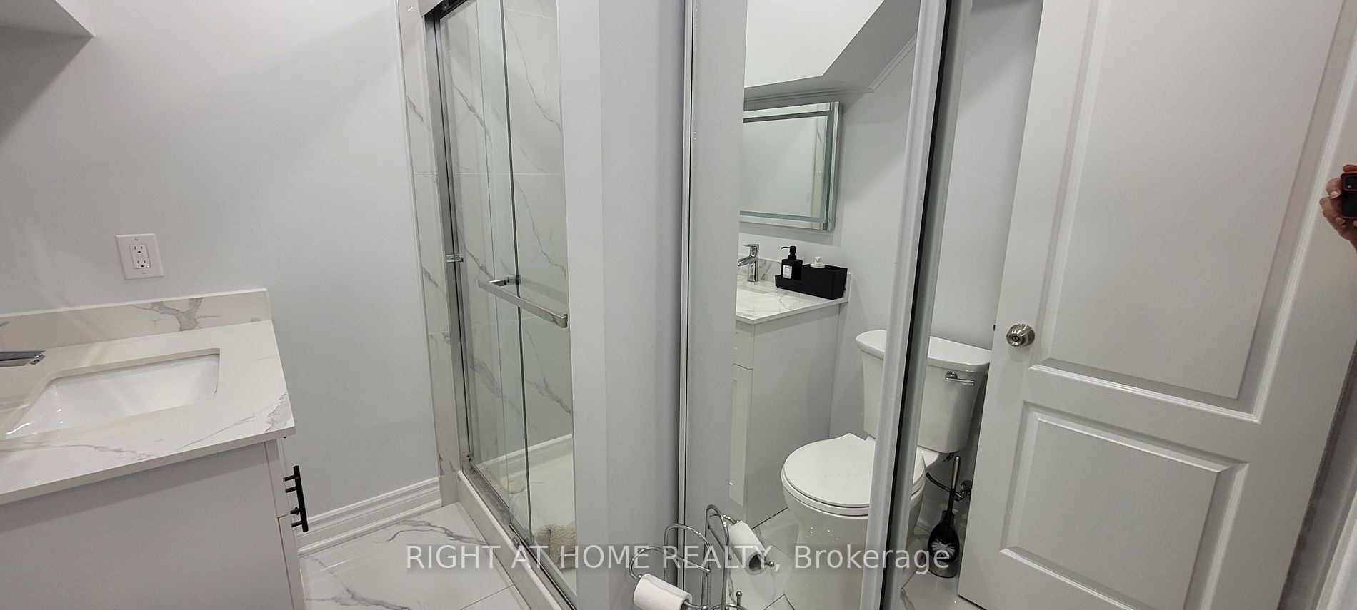 11 N Lesterwood Cres