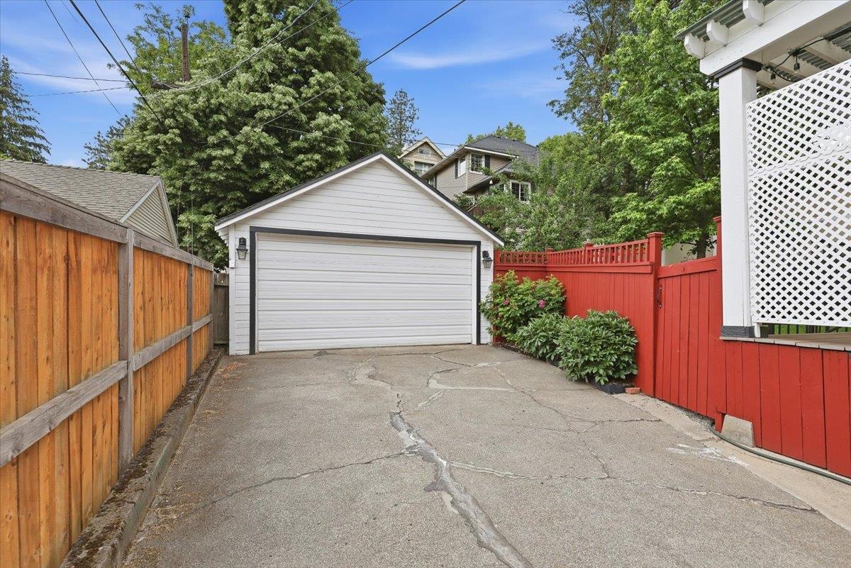 1916 S Bernard St