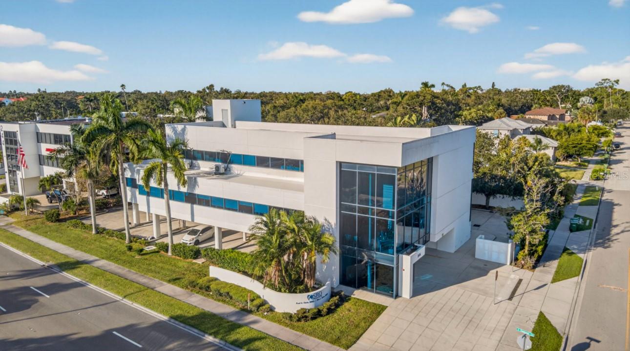 2426 Tamiami Trail, Sarasota, FL
