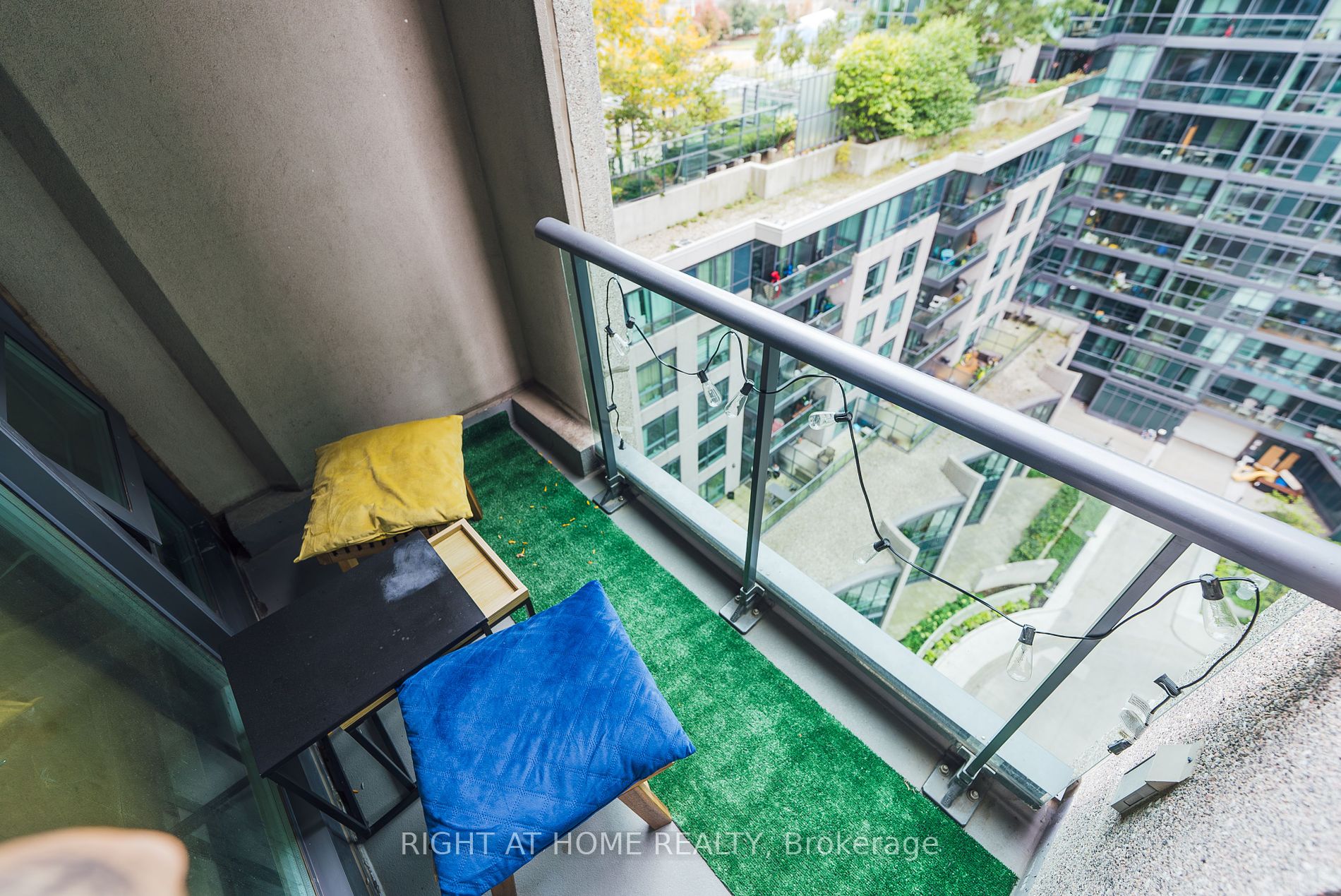 219 Fort York Blvd 1001