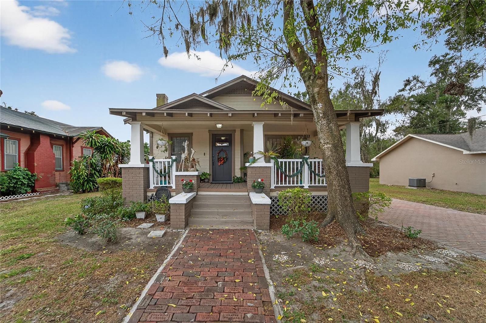 WELL MAINTAINED BUNGALOW LOCATED IN THE HISTORIC DISTRICT OF PLANT CITY. ROOF NEW IN 2020, A/C NEW IN 2017, ELECTRICAL UPDATED WITH TOTAL REWIRE IN 2017. WALKING DISTANCE TO DOWNTOWN, DINING, SHOPS & LIBRARY. COVERED FRONTPORCH, BRICK SIDEWALK & DRIVEWAY. ALLEYWAY BEHIND PROPERTY FOR ADDITIONAL PARKING. DININGROOM & LIVINGROOM HAVE SOLID WOOD FLOORING. LOCATED MINUTES FROM I-4 FOR EASY COMMUTE TO TAMPA & ORLANDO