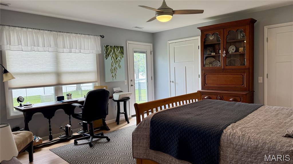 11214 W Lakeshore Drive