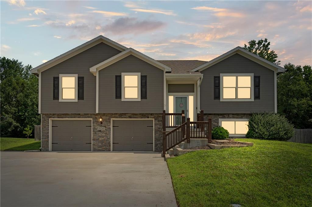 19205 NE Switchgrass Drive