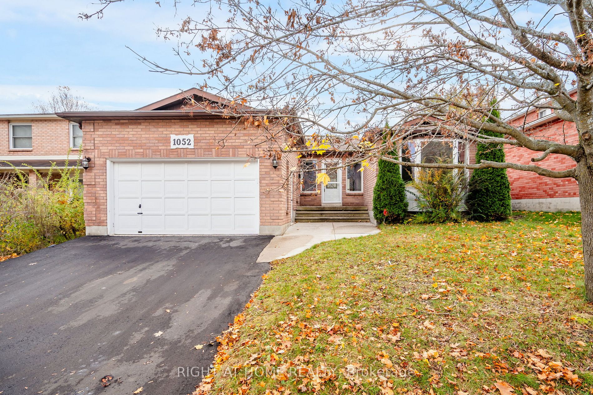 1052 Dina Cres