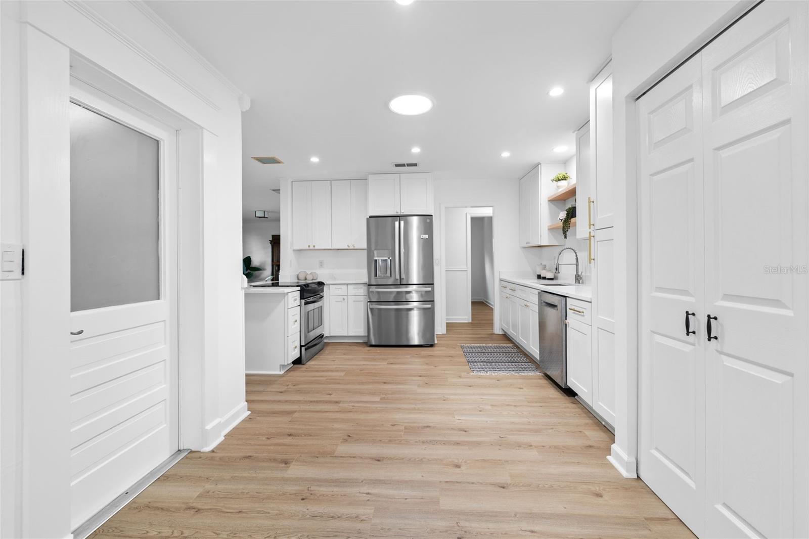 3913 W Eden Roc Circle