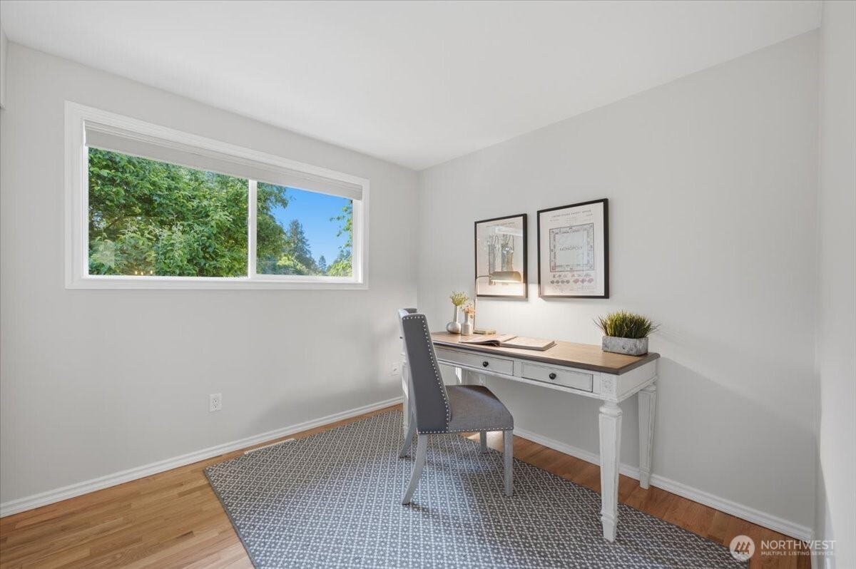 5th bedroom is the perfect office space