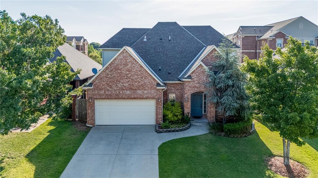 Executive rental! Beautiful home within blocks of OU - walk to Lloyd Noble, the new soccer/tennis facilities, and Sam Noble! wood floors installed downstairs. Versatile floor plan with large master and study downstairs. Other 3 bedrooms upstairs - all of which will accommodate a queen bed! Open kitchen/living featuring a breakfast bar, granite counters, and gas cook-top. Large covered back porch off the the living room, close enough to the stadium that you can hear the crowd during football games! Storm shelter in garage. Nice neighborhood of newer homes nestled among the established homes around campus. Deposit is $3,000. For all pets we require a non-refundable pet fee. Price of pet fee depends on the type of pet.