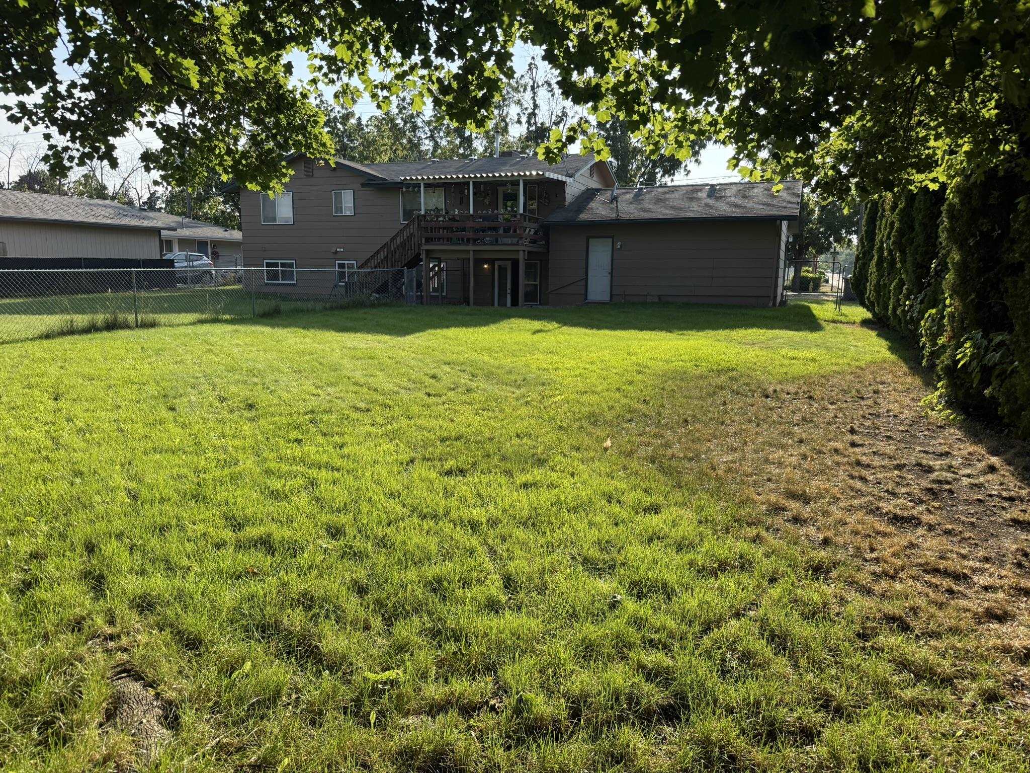 920-922 N Locust Rd