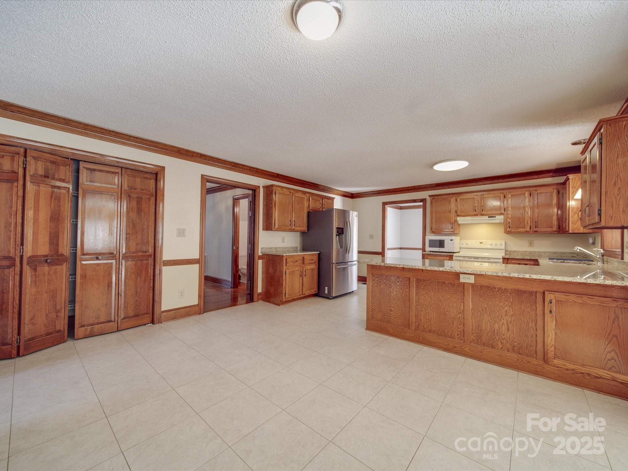 909 Woodhurst Drive
