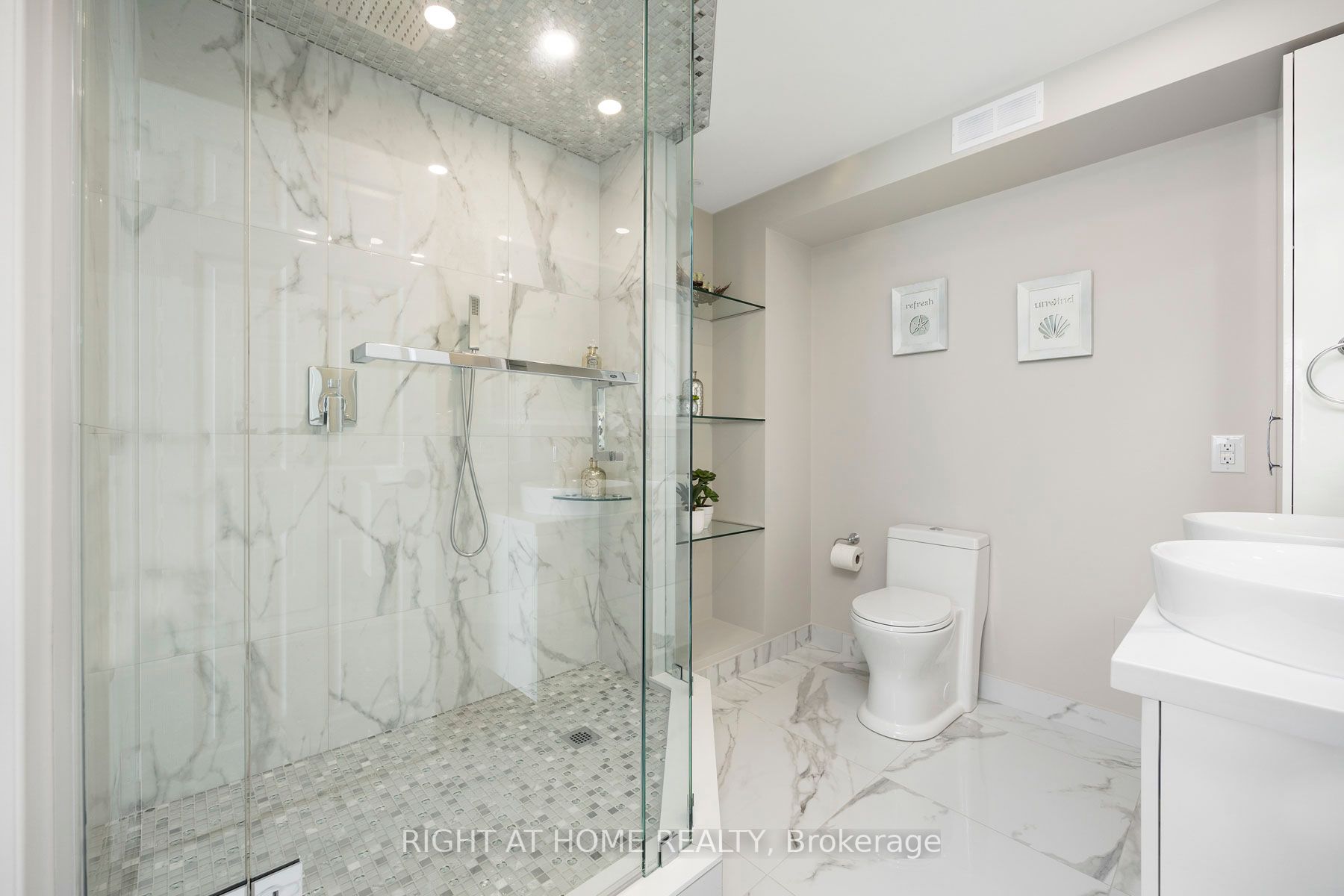 1555 E Finch Ave 1605