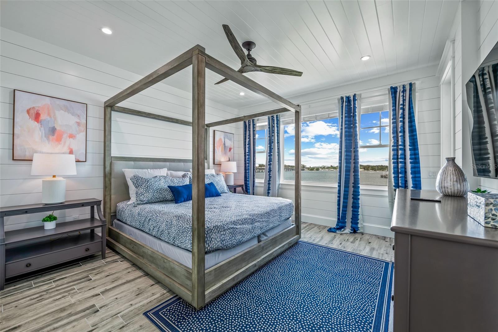 201 Bay Drive N