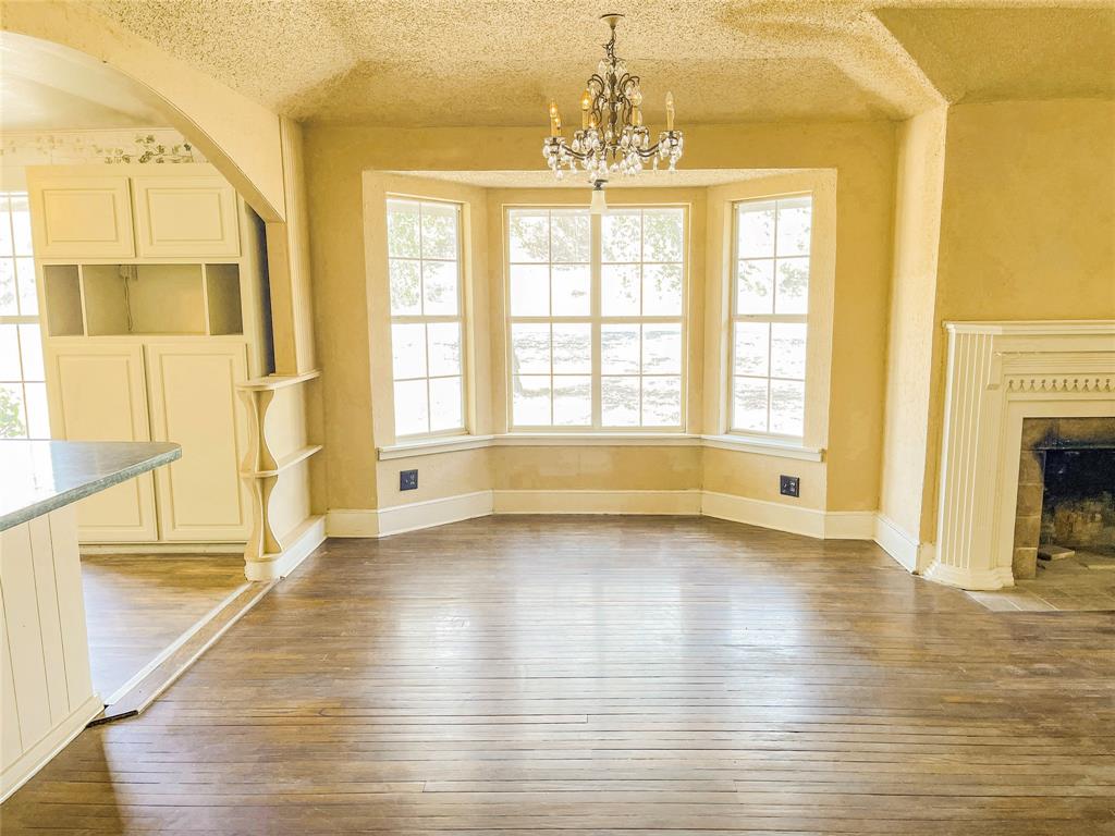 1401 Highway 180 W