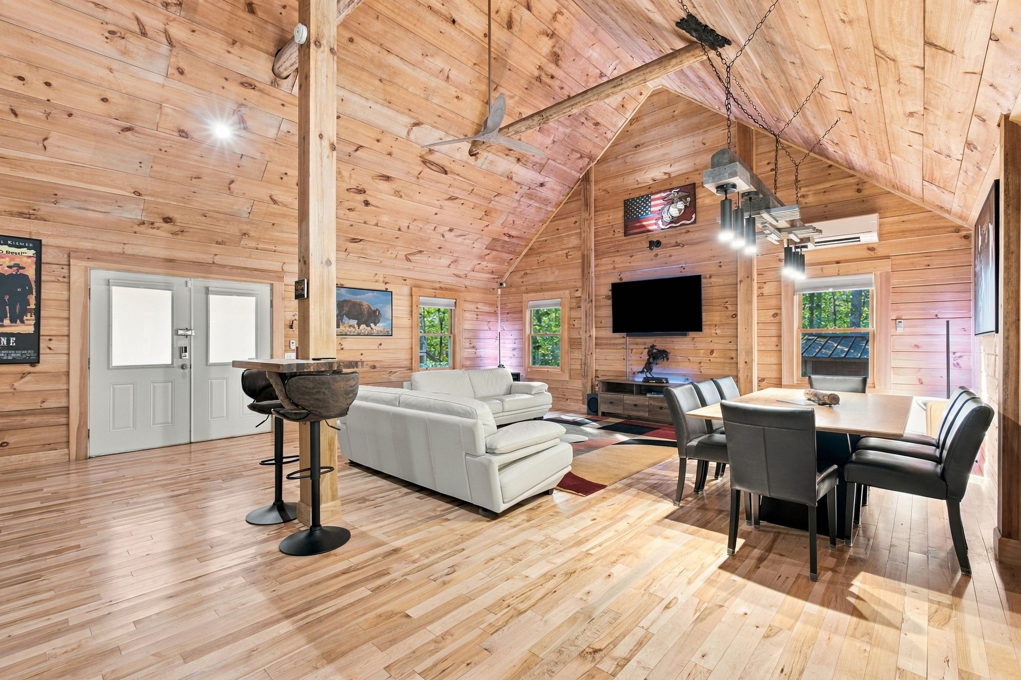 6095 Old Highway 13