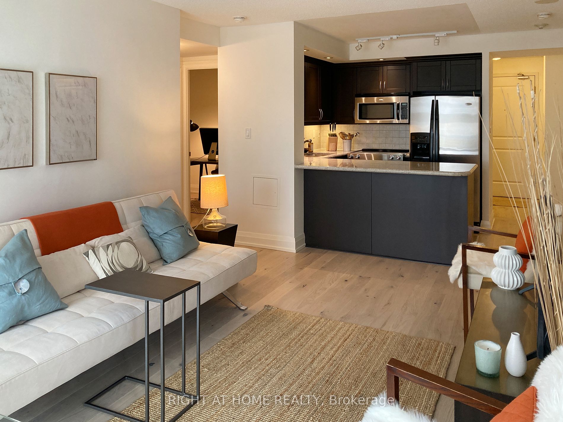 900 Mount Pleasant Rd 704