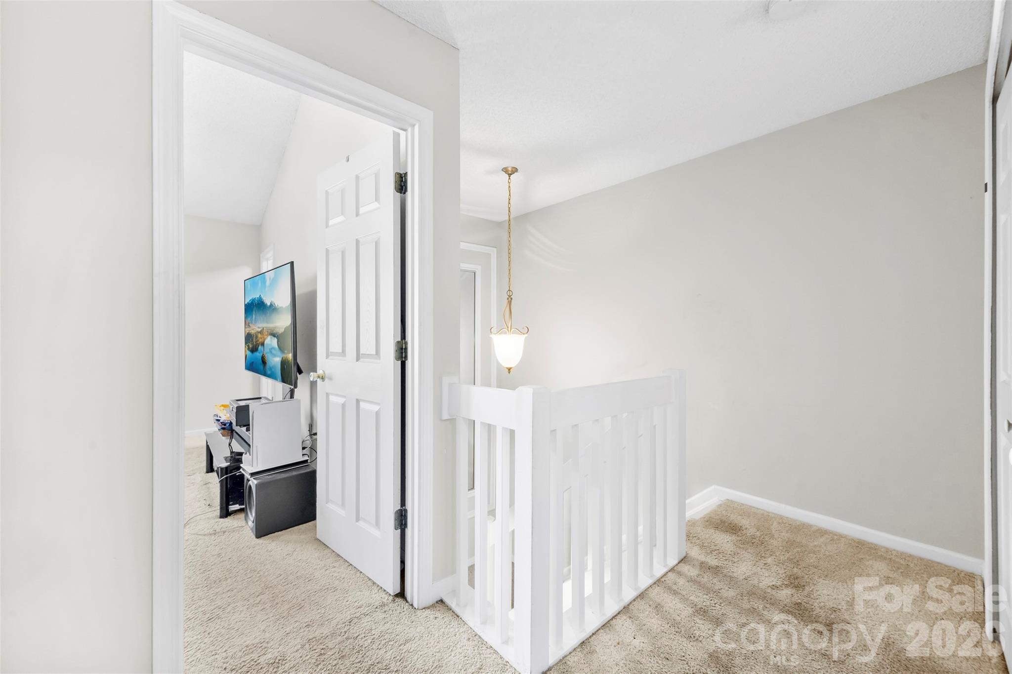 8144 Christmas Court