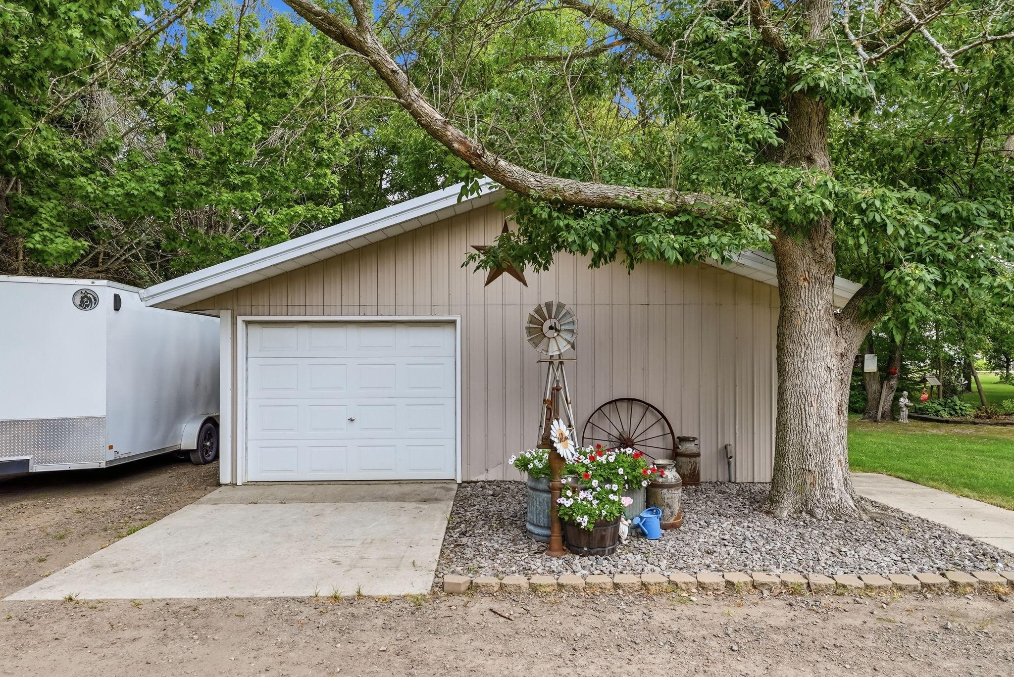 214 Highview Drive W