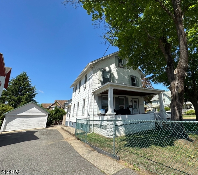 17 N Lincoln Ave — photo 2 of 15