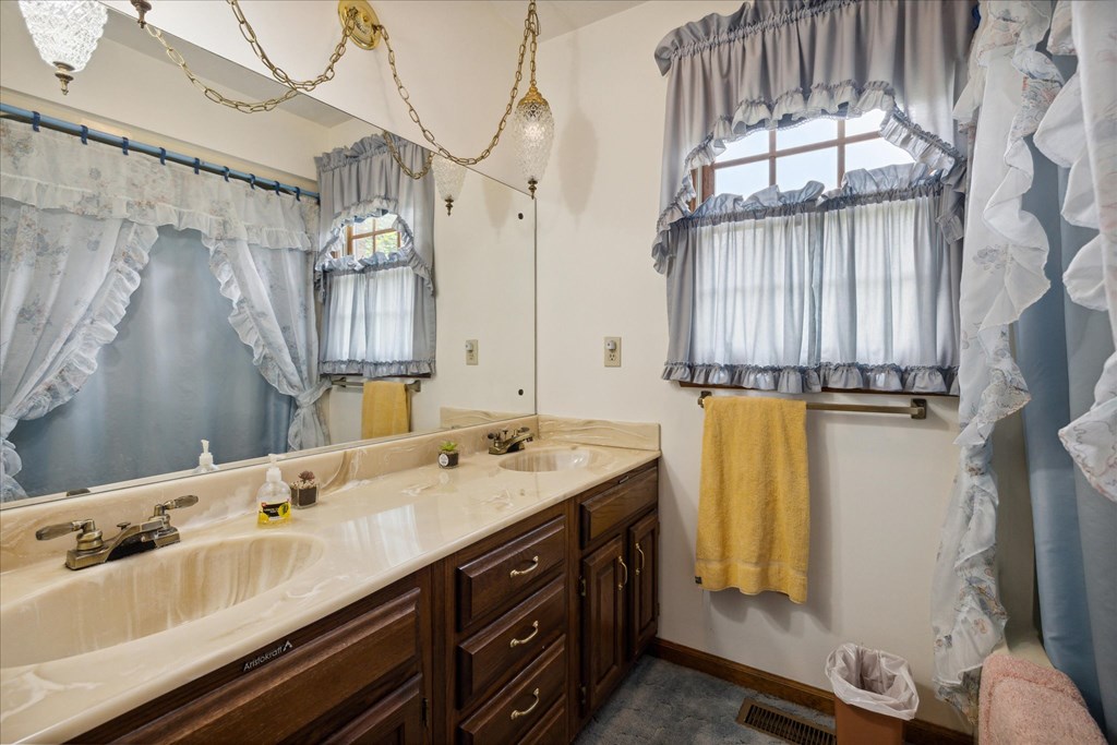 377 Thomas Loop Road