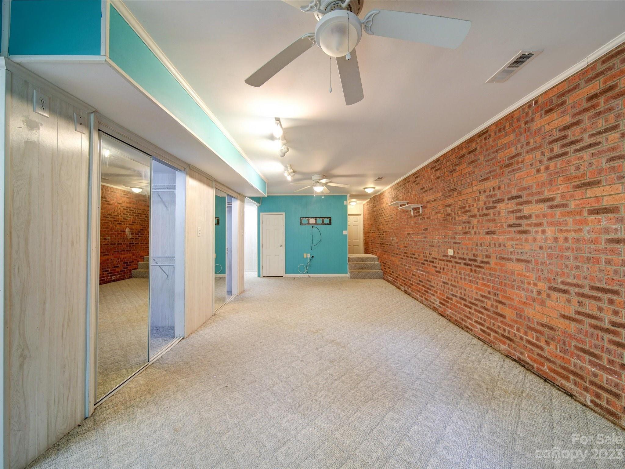 605 Heatherwood Drive