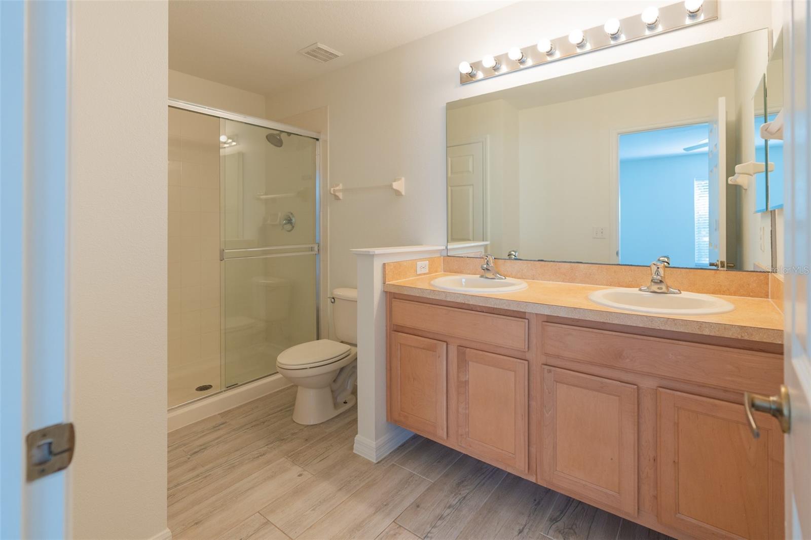 4084 Pitch Pine Circle
