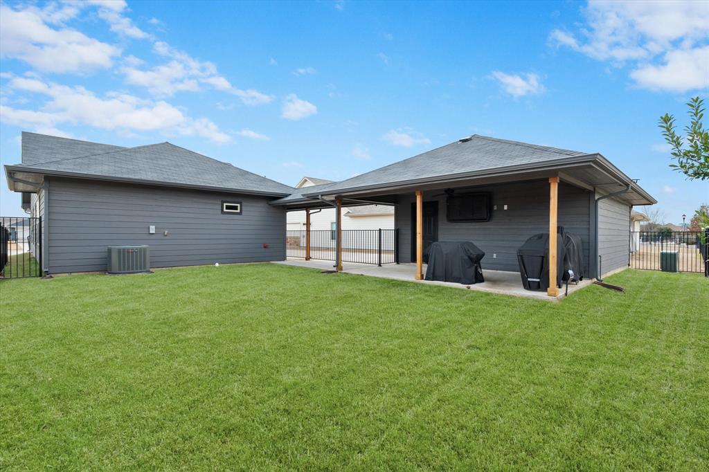 609 Charlotte Lane