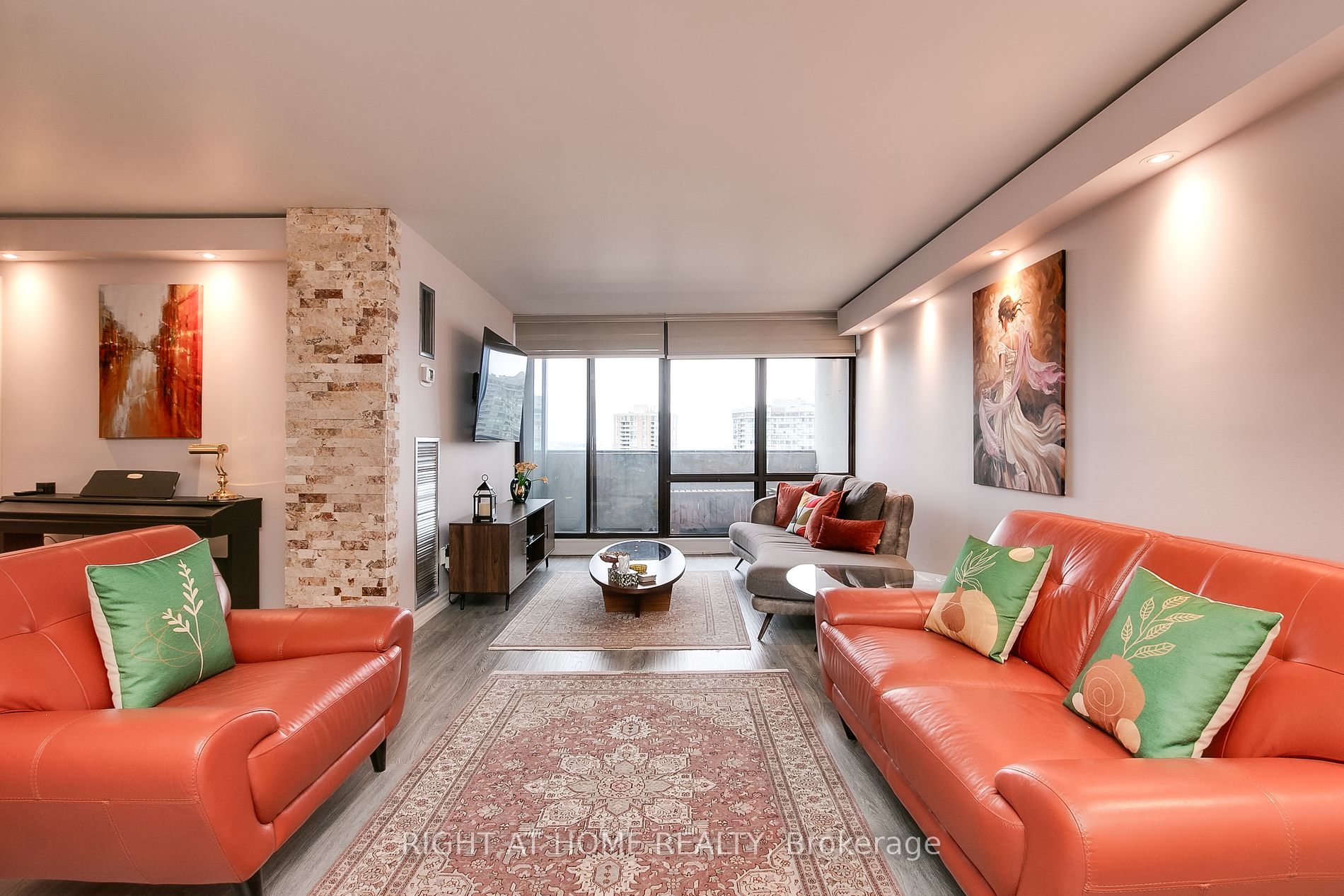 1555 E Finch Ave 2401