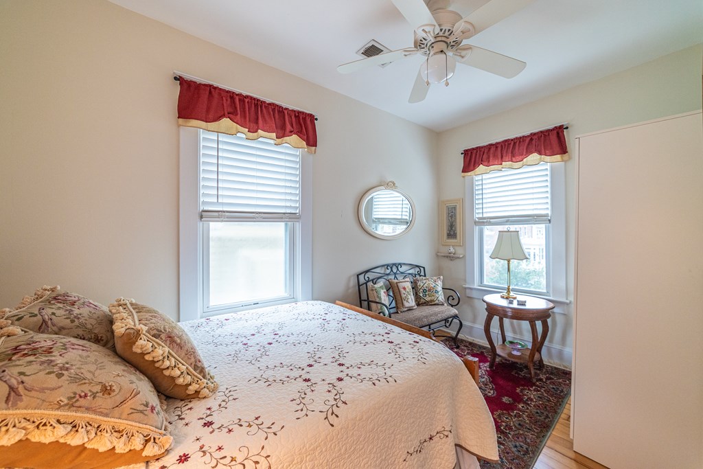 106 Bay Ave 15