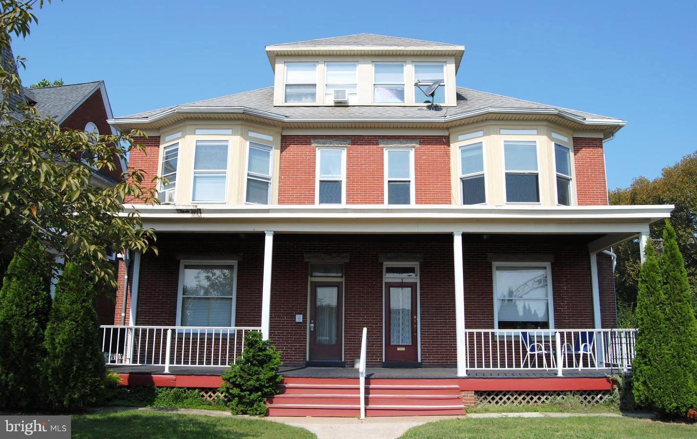 715 Oak Hill 715-717 Av