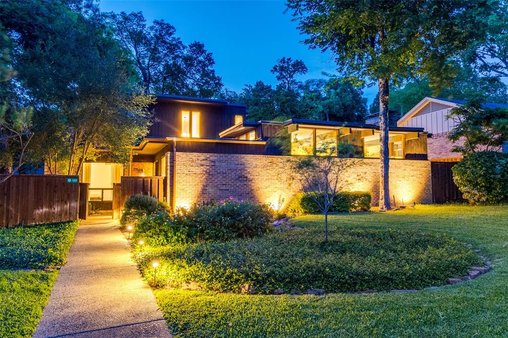 This exclusive Super Ju-Nel mid-century modern home is now on the market, showcasing iconic architectural elements such as floor-to-ceiling windows, clean lines, and the use of natural materials. Each Ju-Nel is unique, and this particular home stands out with its thoughtful modernization — including a stunning swimming pool ideal for entertaining or relaxing. The backyard oasis offers turf, a pool chiller and pool heater and water feature. Upstairs, you'll find three spacious bedrooms and two full baths. The lower level room offers a flexible space with an adjacent closet and a full bath, perfect for a guest suite, office, or media room. New carpet in 2025. Don’t miss your chance to own a piece of architectural history with all the comforts of modern living. Open House Saturday 10am to 12 noon.